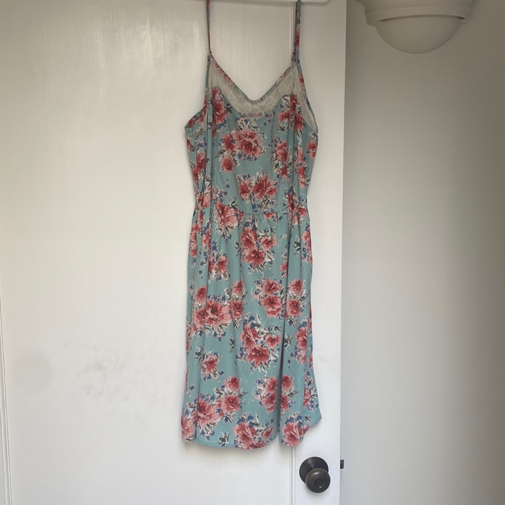 Cute floral Forever 21 dress sz.Lg